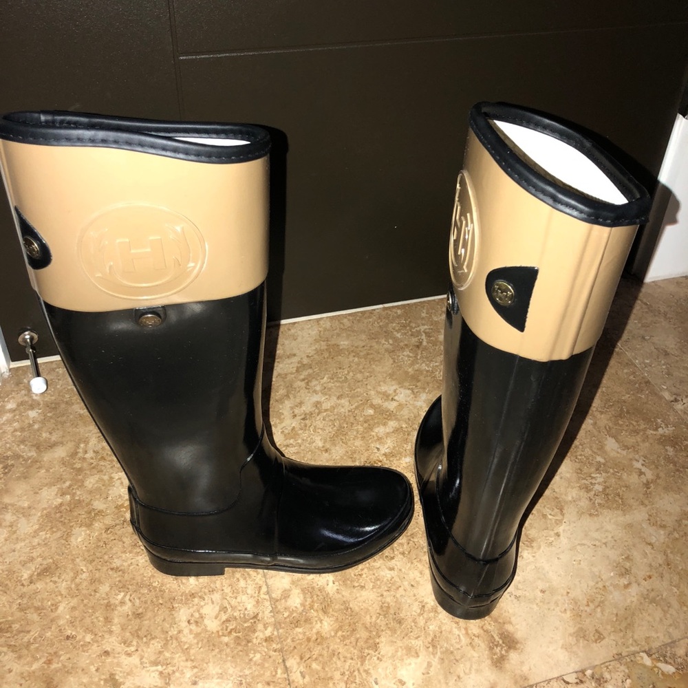 Tall hunter boots